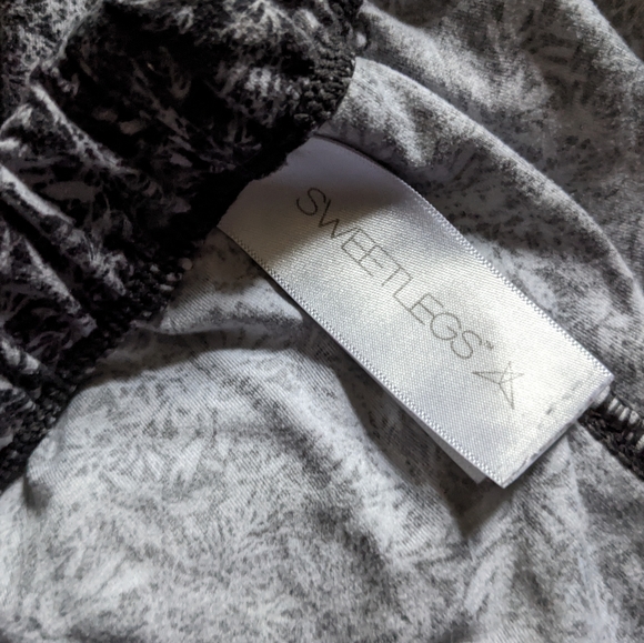 Sweetlegs Plus - Picture 3 of 3